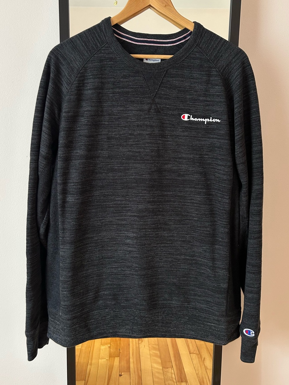 Champion grey spellout logo crewneck sweater sweatshirt hoodie
